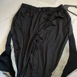 shorts worn a few times medium men’s